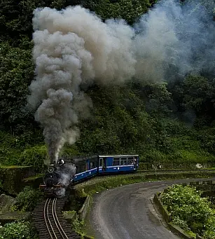 Darjeeling is one of the oldest hill stations of India and one of its most popular. The grand view of Kanchenjunga massif, Darjeeling mall – the famous promenade of town, UNESCO world heritage Toy Train, cool walking trails.