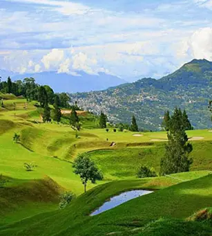 Kalimpong district is known for its serene landscapes, rich cultural heritage, and pleasant climate. Once an important trade hub between Tibet and India, the district boasts stunning views and vibrant culture. Its diverse communities, including Lepchas, Bhutias, and Nepalis, contribute to a unique cultural tapestry.